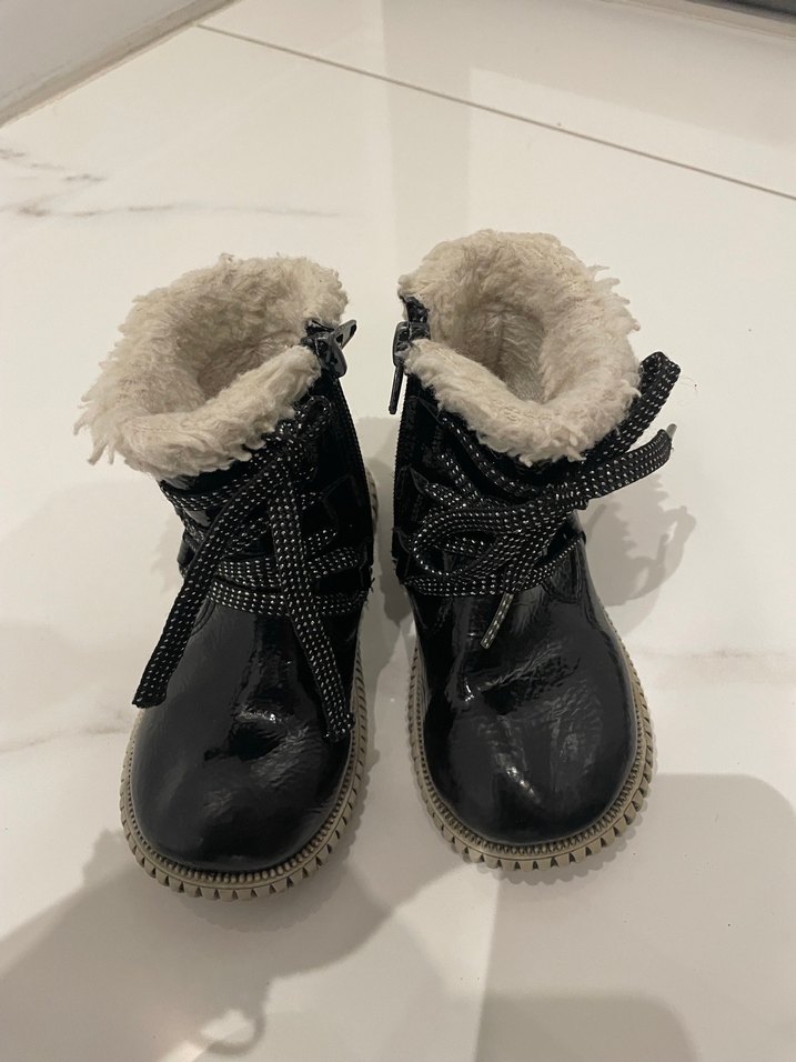 Kız Çocuk  Kürklü Bot - Görsel 3