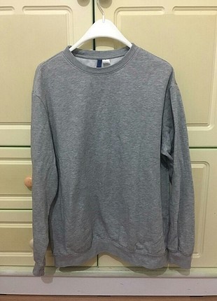 H&M sweatshirt