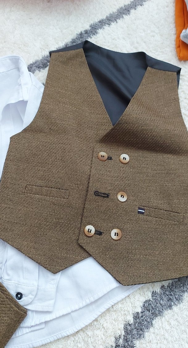 Düğmeli Kahverengi Çocuk Yelek Takımı - Görsel 3