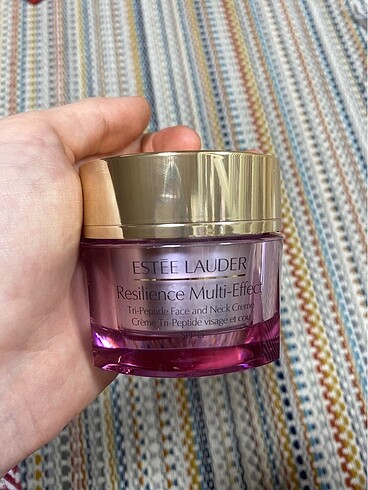 Estee Lauder Yepyeni