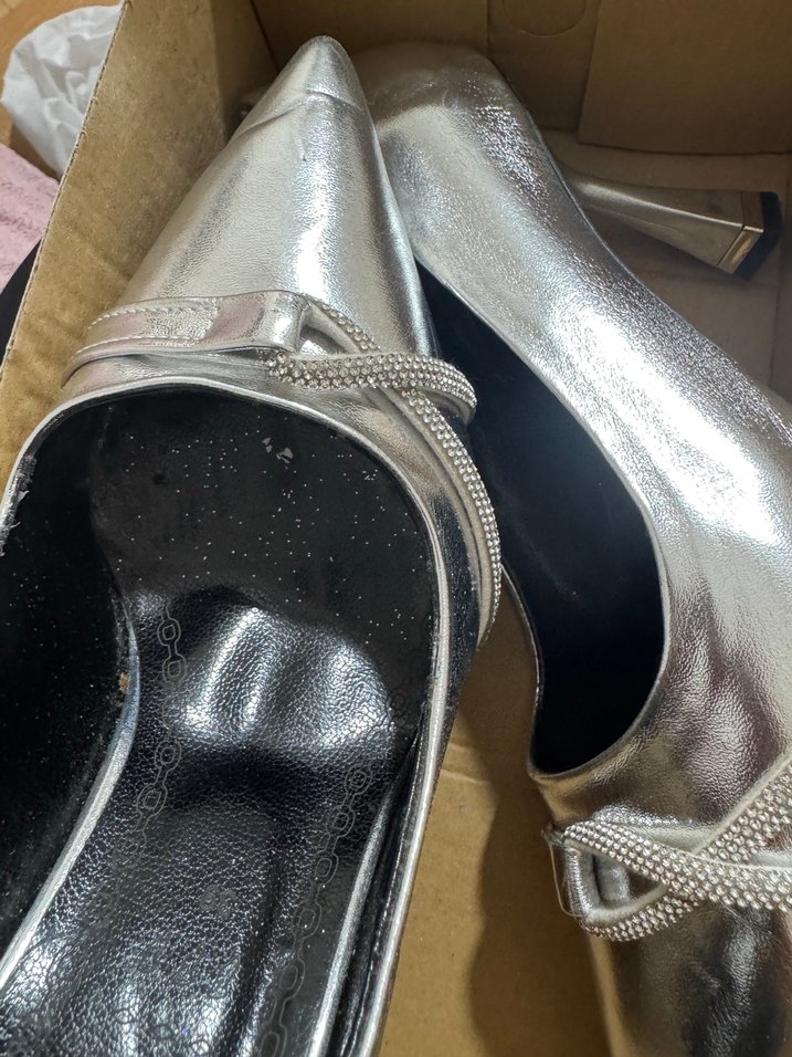 Parlak Gümüş Stiletto Tokalı Kadın Ayakkabı - Görsel 3