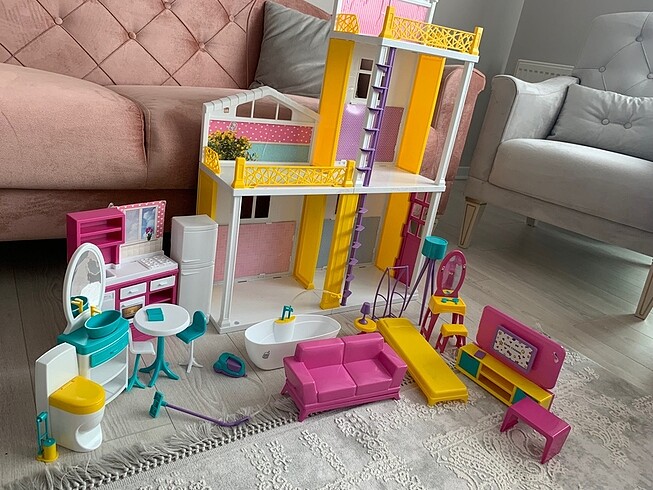 Lindanın evi ( barbie evi )