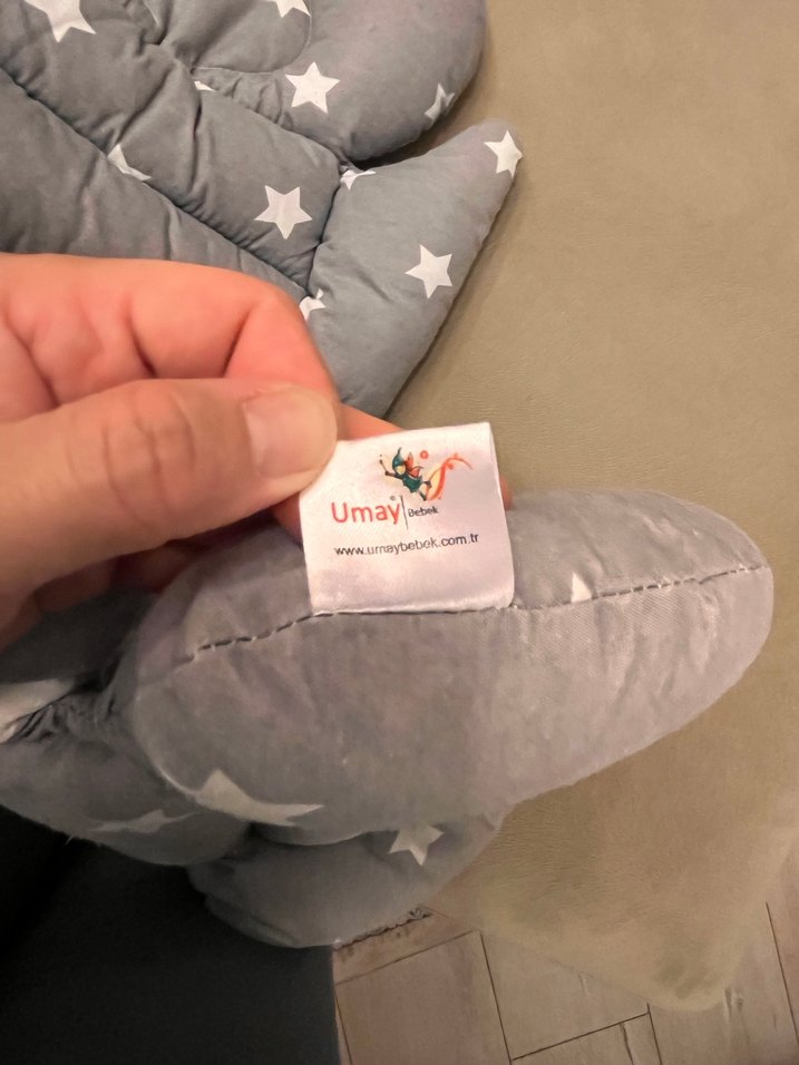 Gri Yıldız Desenli Bebek Uyku Minderi - Görsel 3