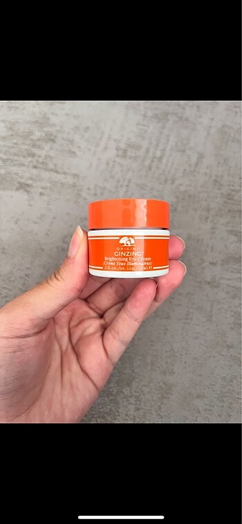 Origins C vitamini ve Niasinamid içeren ginzing canlandırıcı göz