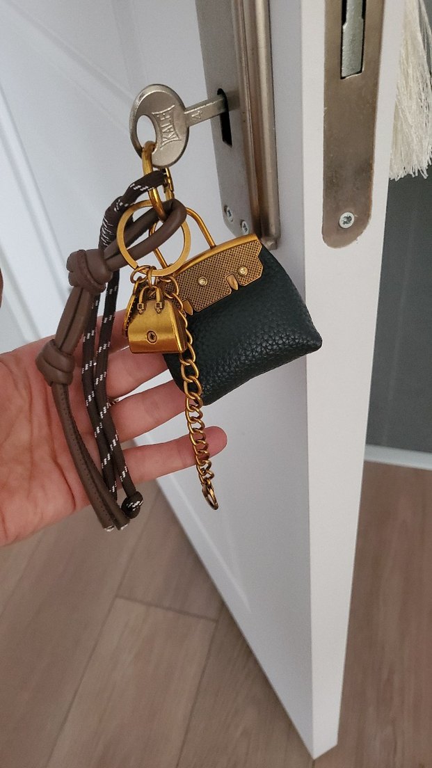 Yılan Desenli Zincir Detaylı Kadın Charm - Görsel 4