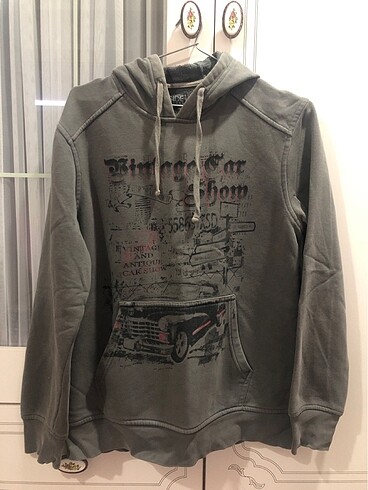 Sweatshirt