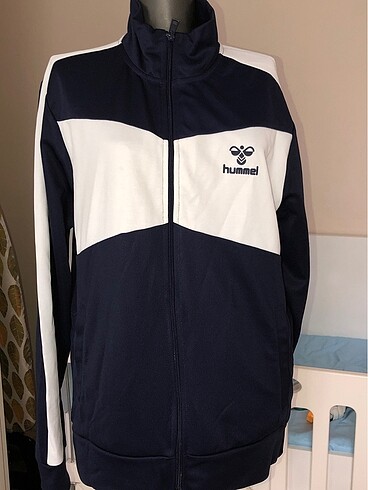 Hummel hırka