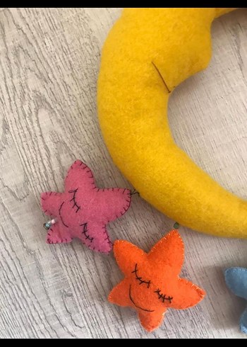 Sarı Ay ve Nakışlı Renkli Yıldızlar - Görsel 2