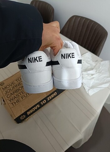 42 Beden beyaz Renk Nike beyaz sneaker 