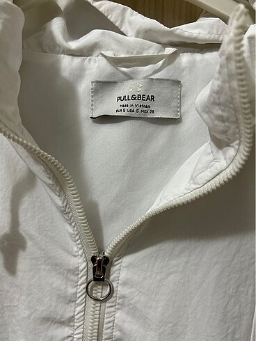 Pull and Bear Yağmurluk bershka