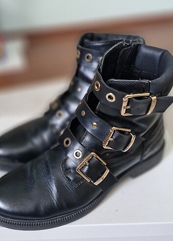 Zara SU GEÇİRMEZ FERMUARLI KADIN BOT