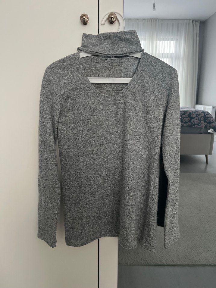 Gri Yüksek Yakalı Kadın Triko - Görsel 2