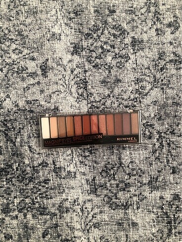Rimmel London Rimmel Far Paleti + Beaulis Eyeliner
