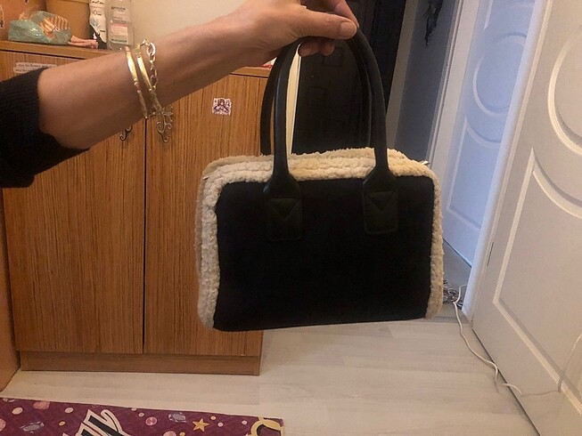 Mango Peluş Detaylı Tote Çanta