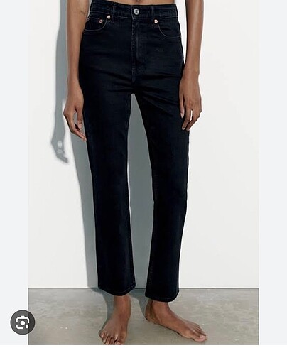 Zara Zara HIGH-RISE STOVE PIPE TRF JEAN