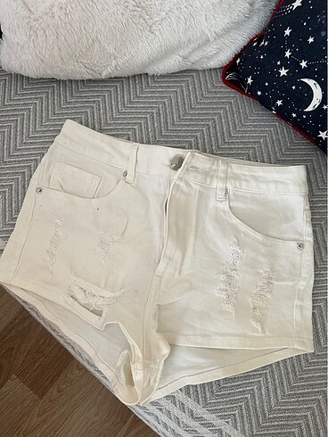 H&m beyaz şort