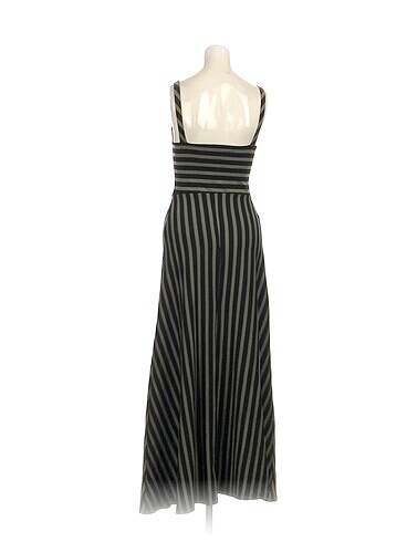 m Beden PreLoved Uzun Elbise %70 İndirimli.