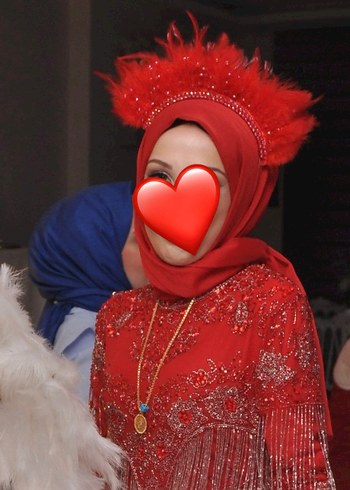 Beden kırmızı Renk Boncuklu Kırmızı Tüylü Kına Tacı