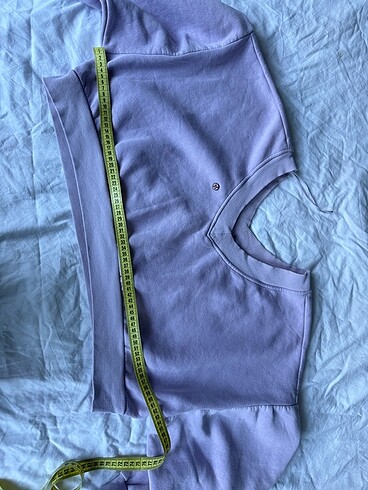 Zara V yaka sweatshirt