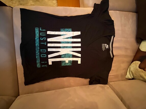 l Beden Nike tshirt