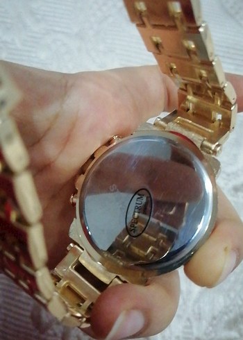 Zincir Detaylı Parlak Altın Kadın Saat - Görsel 2