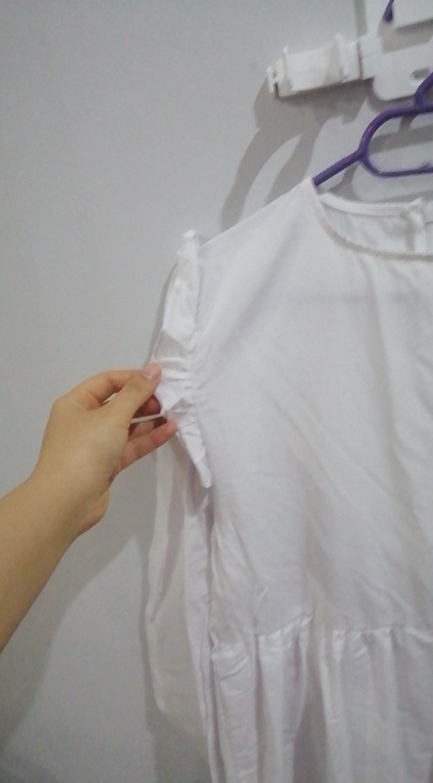 Uzun Beyaz Keten Fırfırlı  tesettür Elbise - Görsel 2