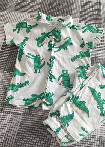 5 Yaş Beden Renkli Timsah Desenli çocuk pijama takımı