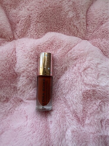 Revolution hydr8 lip gloss