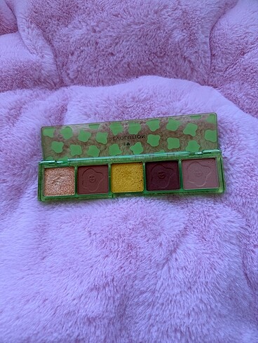 Revolution Revolution far paleti mini match shadow