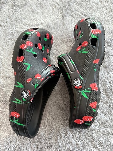 39 Beden çeşitli Renk Crocs