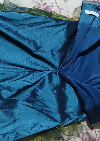 Parlak Yeşil Fırfırlı Kadın straplez esnek abiye - Görsel 4