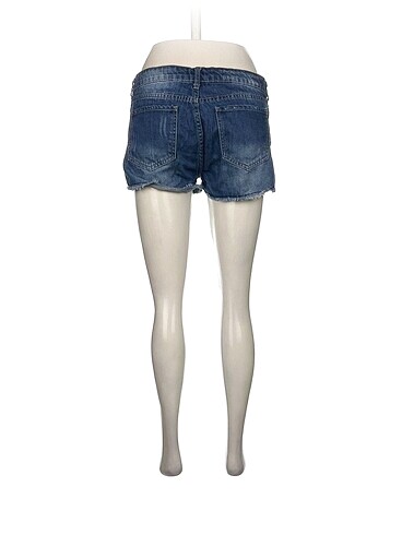 44 Beden Forever 21 Mini Şort %70 İndirimli.