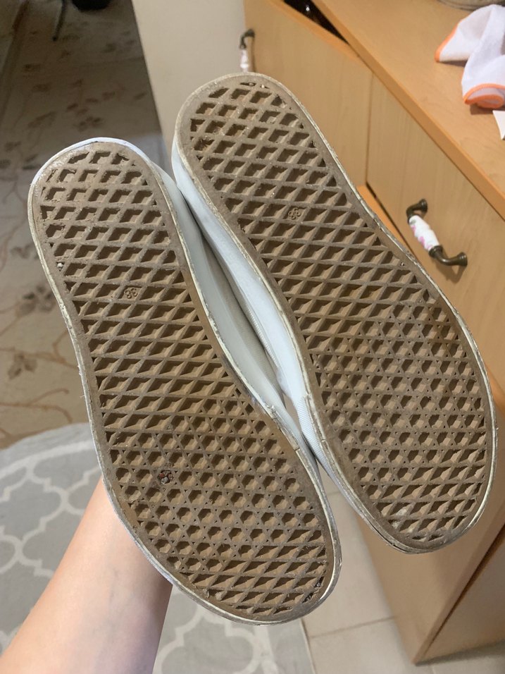 beyaz spor ayakkabı - Görsel 2