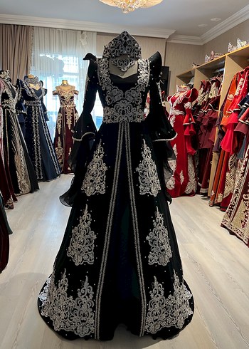 Siyah İşlemeli Uzun Kollu Henna Elbise