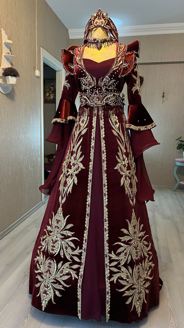 Bordo Nakışlı ve Boncuklu Uzun Kollu Kadın Bindallı - Görsel 4