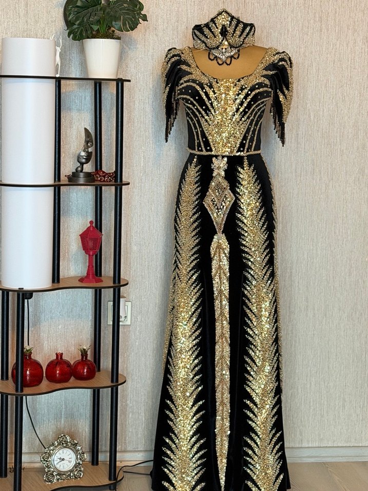 Altın İşlemeli Uzun Henna Elbise - Görsel 5