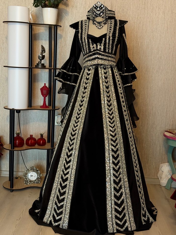 Uzun Siyah İşlemeli Kadın Bindallı Elbise - Görsel 2