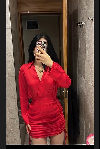 Kırmızı saten elbise zara