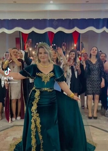 Kına elbisedi
