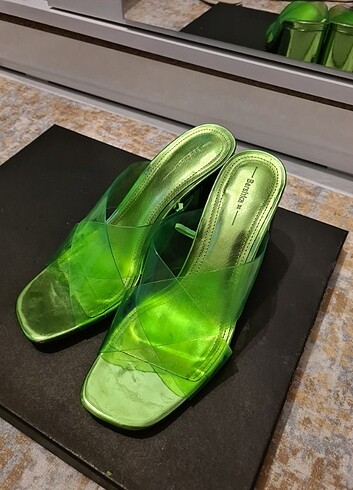 38 Beden yeşil Renk Bershka Terlik