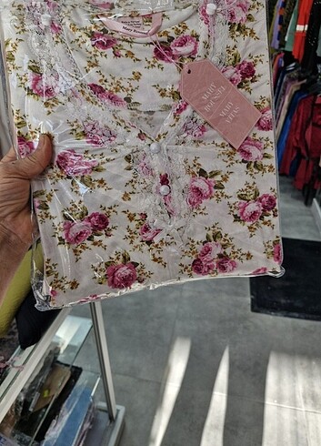 l Beden çeşitli Renk Pijama takimları