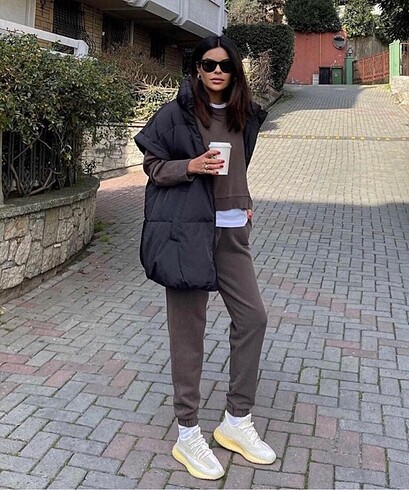 m Beden Zara siyah kapitone yelek