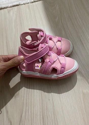 Kız Çocuk Pembe Cırt Cırtlı Rahat Sandalet