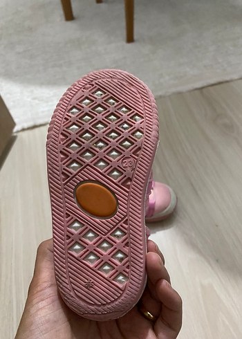 Diğer Kız Çocuk Pembe Cırt Cırtlı Rahat Sandalet