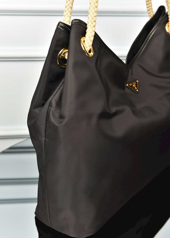  Beden PRADA - Mariner Large Re-Nylon Shoulder Bag