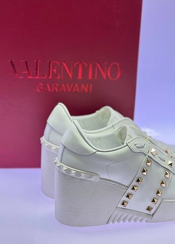 Valentino Valentino Platform