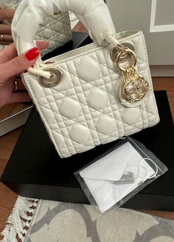 Christian Dior lady