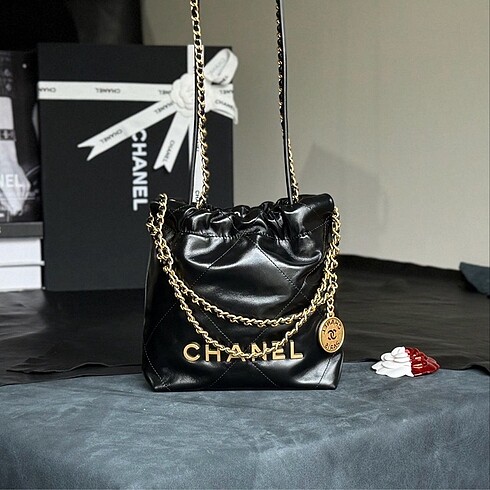 Chanel 22