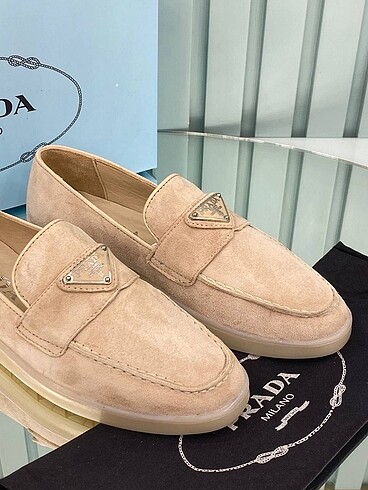 38 Beden çeşitli Renk Prada