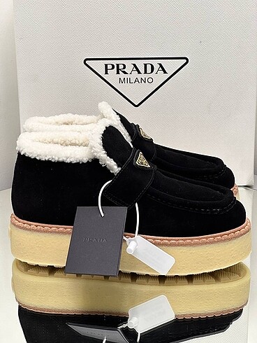 Ugg U G G